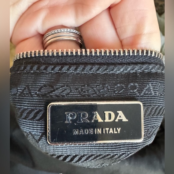 Vintage Prada Semitracolla Tessuto + Vitel Black Shoulder Bag - Picture 13 of 16